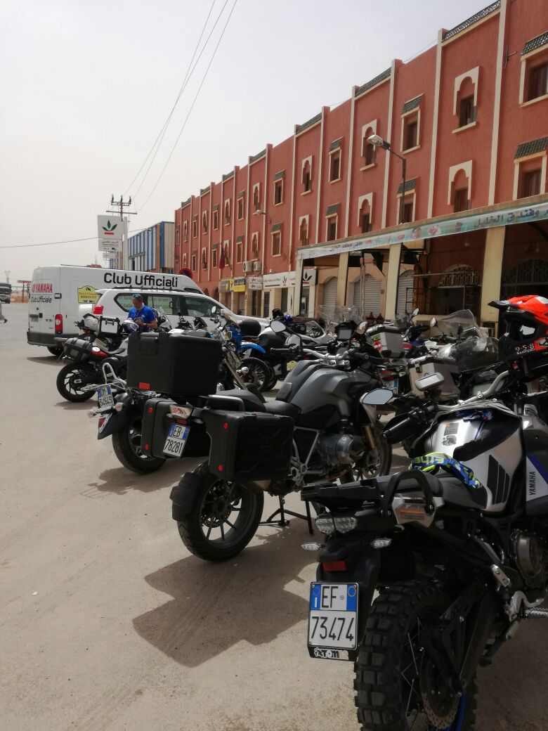 Marocco moto deserto