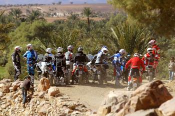 Viaggio moto Tunisia moto da dietro