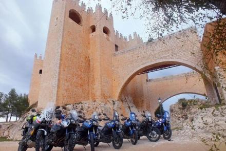Viaggio moto Andalusia castello gruppo moto
